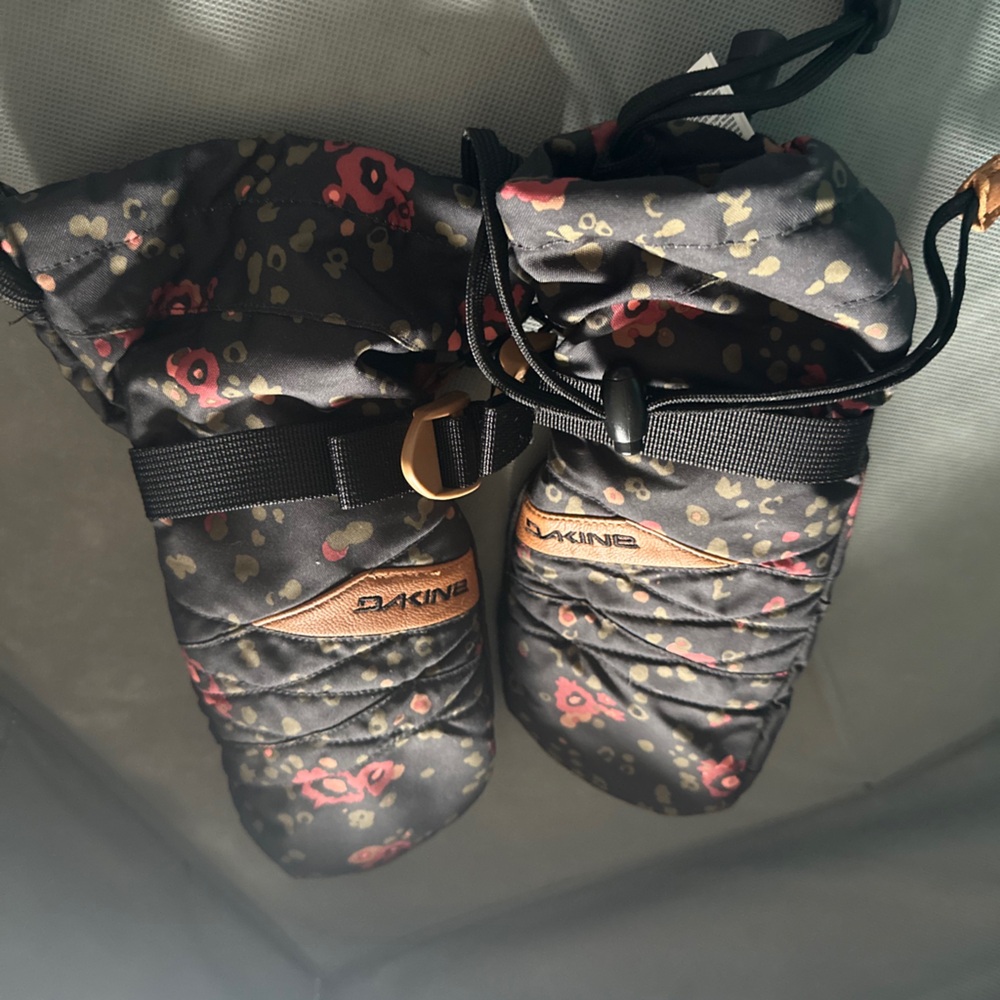 Dakine Snowboarding Mittens